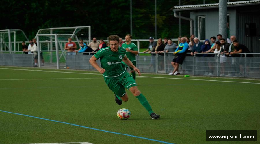 一竞技从一开始·竞无止境灵魂拥抱，奋力拼搏